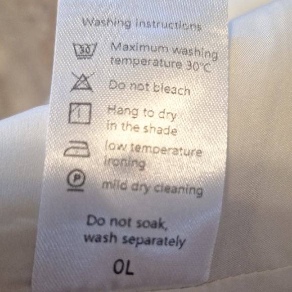 V-neck Lightweight Slim Trendy Vest With Pockets - Picture 8 of 9